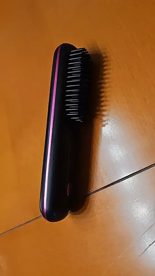 Brosse Lissante Pro Lisse Élégant et Coiffé en Quelques Minutes — photo d'un client 6